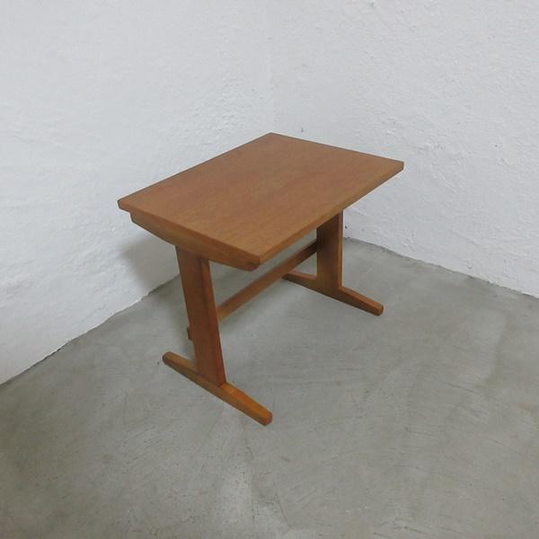 イギリス ビンテージ 家具 ネストテーブル サイドテーブル 飾り棚 入れ子式 3台組 木製 チーク 英国 VINTAGE mid 6085e_6