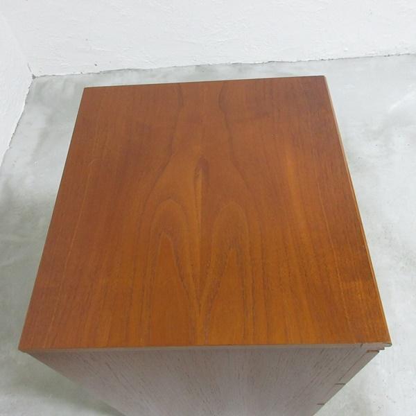 イギリス ビンテージ 家具 メレデュー サイドチェスト 3段ドロワーズ