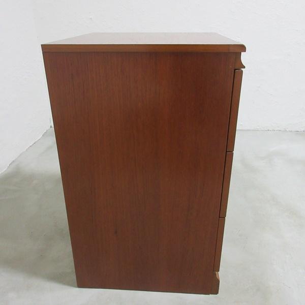 イギリス ビンテージ 家具 メレデュー サイドチェスト 3段ドロワーズ