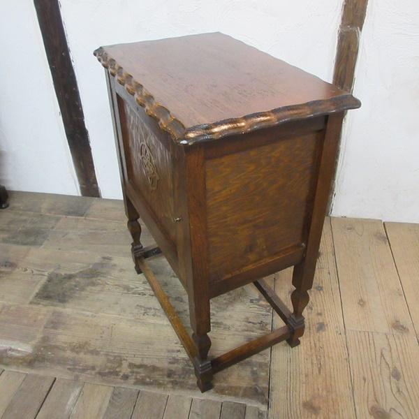 イギリス アンティーク 家具 小さな カップボード サイドキャビネット