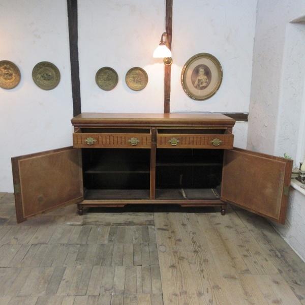 【訳あり】イギリス アンティーク 家具 サイドボード キャビネット 6863d 訳あり】イギリス アンティーク 家具 サイドボード キャビネット