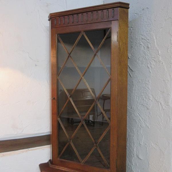 イギリス アンティーク 家具 コーナーキャビネット 飾り棚 英国 6958d イギリス アンティーク 家具 コーナーキャビネット カップボード