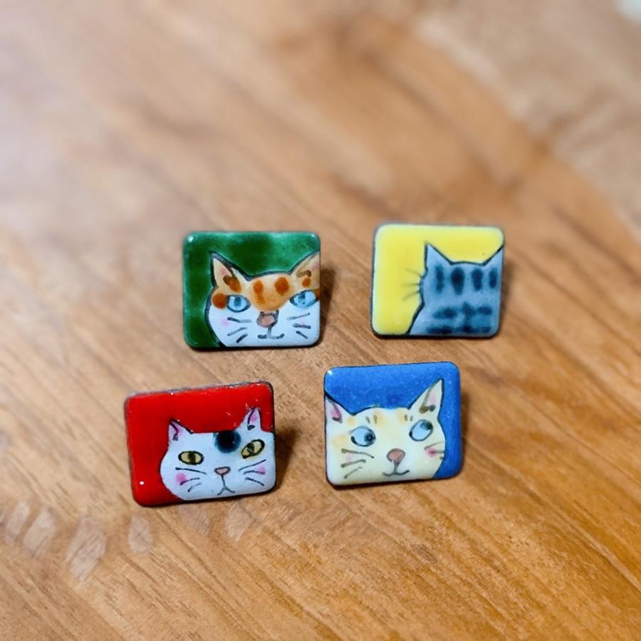七宝焼き 猫 三毛猫 ぶち猫 おしゃれ猫 かわいい ブローチ ピンバッチ 手作り 糸島 送料無料 のび工房 Nobi 12 万福九州 通販 Yahoo ショッピング