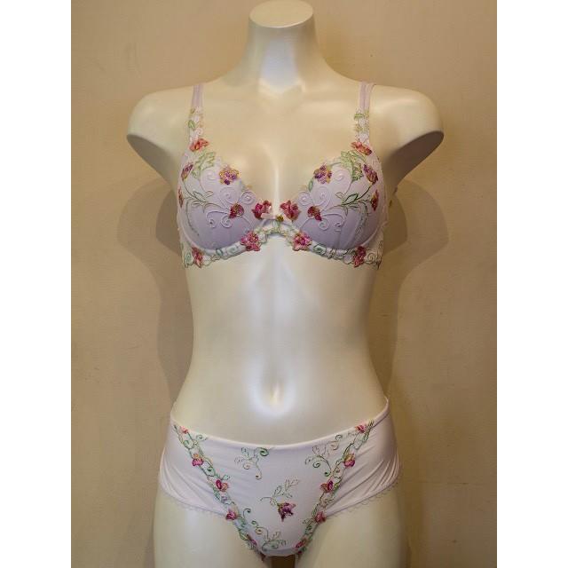 LISE CHARMEL（リズシャルメル）MAGIE SEXY（セクシーな魔法）モールドパットブラ |  | 01