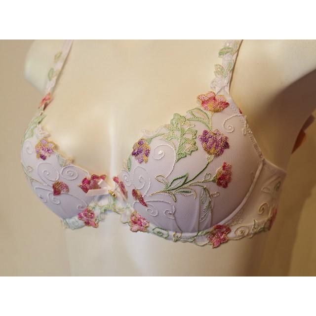 LISE CHARMEL（リズシャルメル）MAGIE SEXY（セクシーな魔法）モールドパットブラ |  | 02