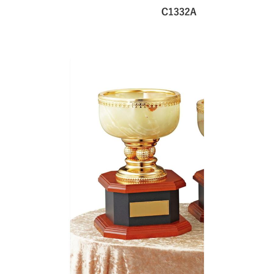 優勝カップ ゴルフ専用 ゴルフや各種スポーツ大会の表彰式などで使われる優勝カップです C1332a 優勝カップ C1332a 高さ26 5cm その他記念品 ファンシーケース入り 文字入れ無料 C1332a ファンシーケース入り 旗とカップの マーチ