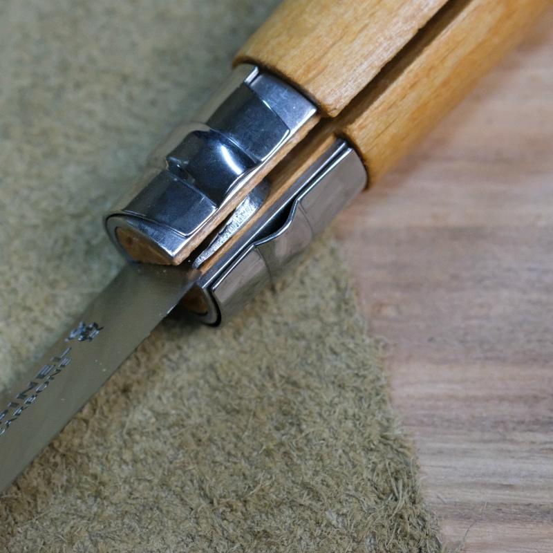 オピネル（opinel) カーボン　no7　革紐付き |  | 03