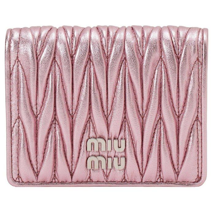 美品MIU MIU ピンク キルティング 二つ折り財布 miu miu キルティング 二つ折り財布 ピンク