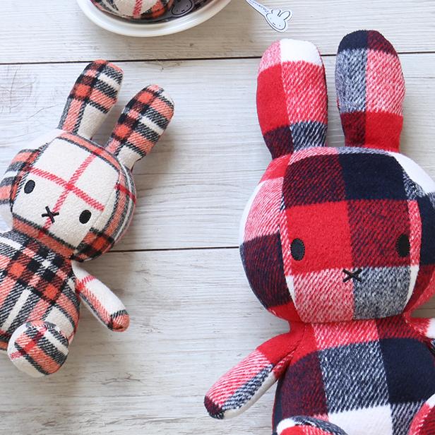公式ショップ)やわらかいフランネル生地のチェック柄ぬいぐるみ