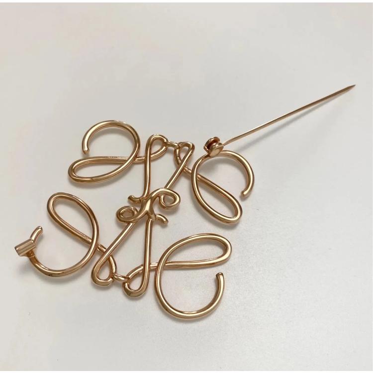 ロエベ ブローチ アナグラム ピンク ゴールド ロゴ 金 ローズ ピン