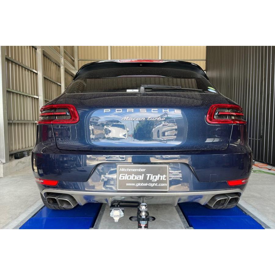 Global Tight（グローバルタイト） ポルシェマカン用ヒッチメンバー