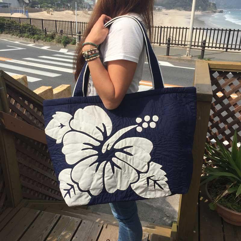 Hawaiianquiltハワイアンキルトバッグ ハイビスカス柄スクエアー Hawaiianquiltハワイアンキルトバッグ ハイビスカス柄スクエアー