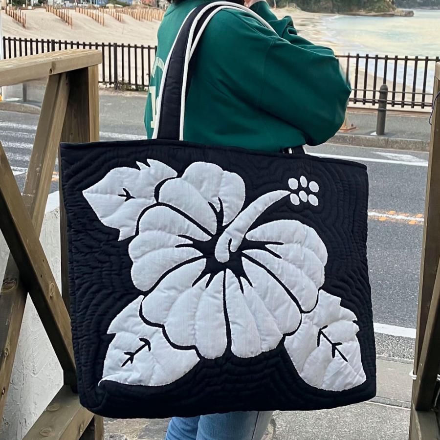Hawaiianquiltハワイアンキルトバッグ ハイビスカス柄スクエアー Hawaiianquiltハワイアンキルトバッグ ハイビスカス柄スクエアー