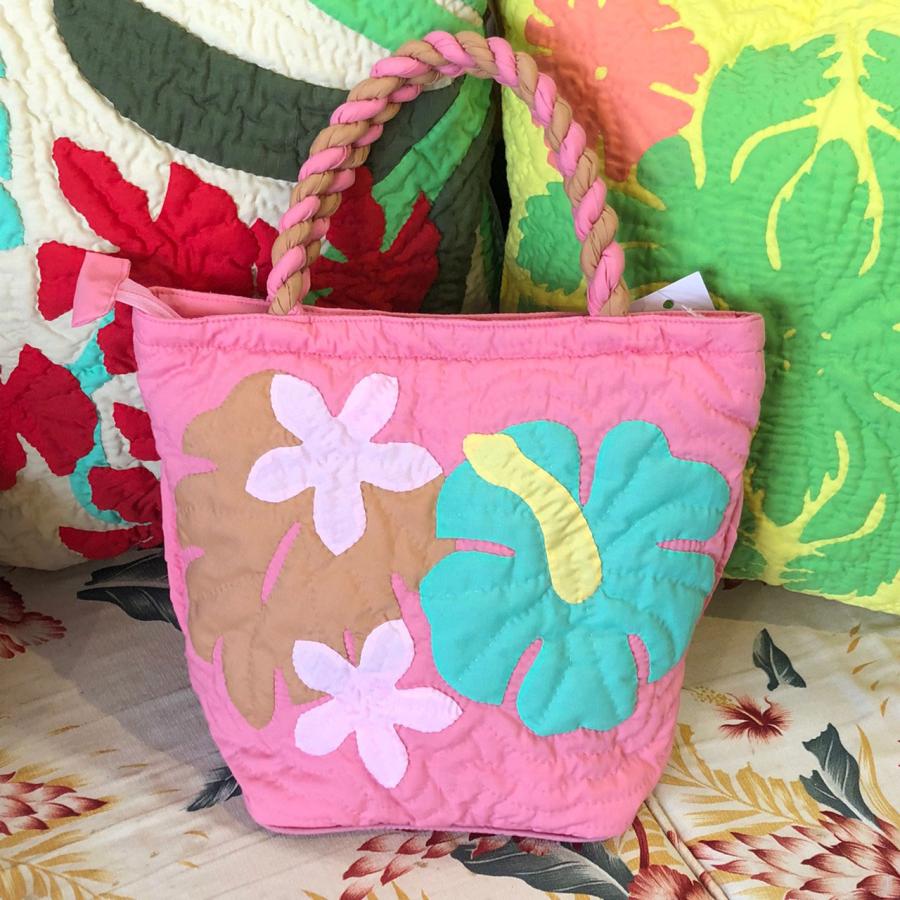 ハワイアンキルトのハイビスカス新作