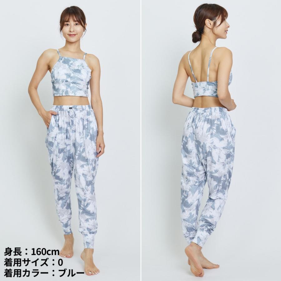 Julier（ジュリエ） Julier ribbon flowerプリントショートトップス