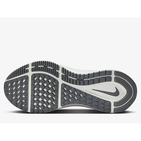 ナイキ　ランニングシューズ　グレー　25cm　新品 NIKE (ナイキ) ランニングシューズ メンズ SIZE 25.5cm ペールグレー