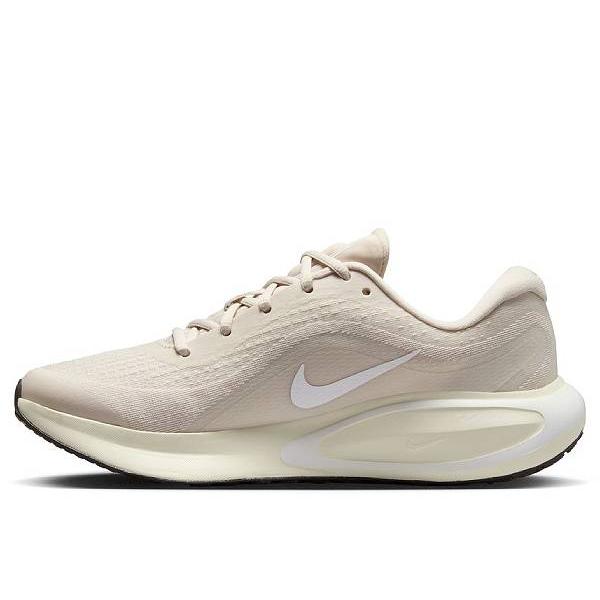 NIKE（ナイキ） NIKE JOURNEY RUN ジャーニーラン レディース ベージュ