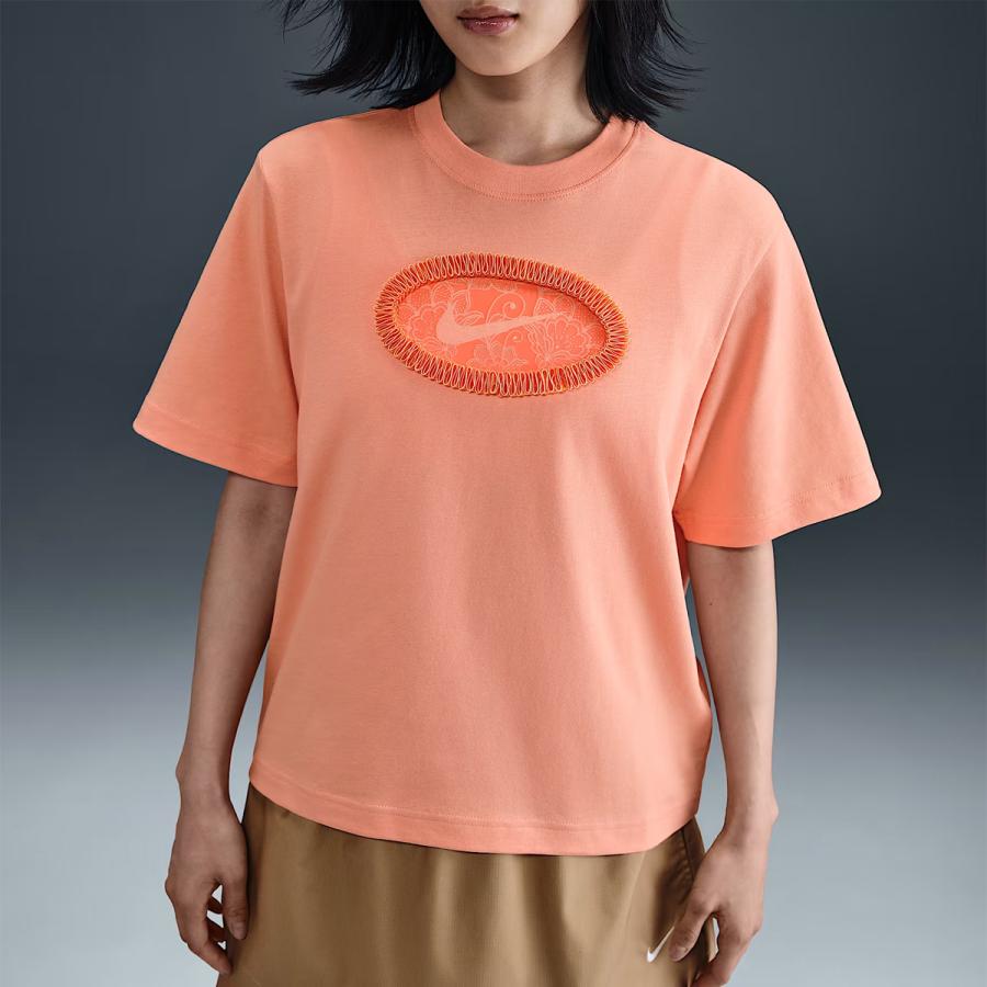 NIKE（ナイキ） スポーツウェア ルーズ ショートスリーブ グラフィック