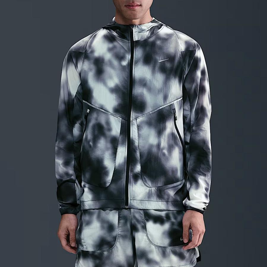 新品★ナイキランニングジャケット ディビジョン ウインドブレーカー★M NIKE（ナイキ） ランニング ディビジョン UV ランニングジャケット