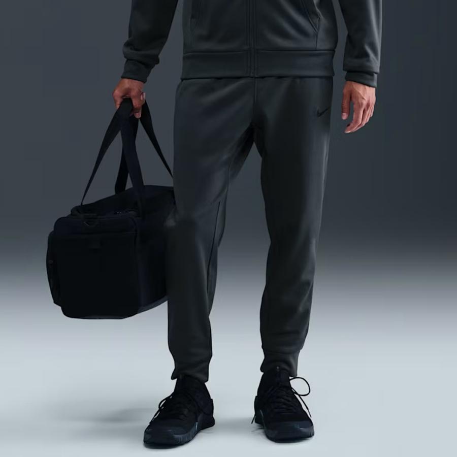 NIKE（ナイキ） NIKE Therma-FIT テーパード トレーニングパンツ
