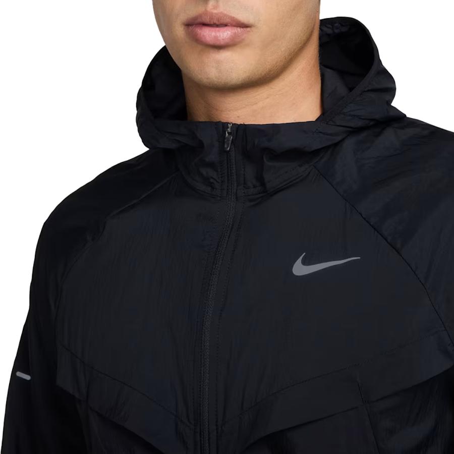 Nike ランニングジャケット 黒/ストライプ NIKE（ナイキ） ストライド レペル UV ランニングジャケット メンズ