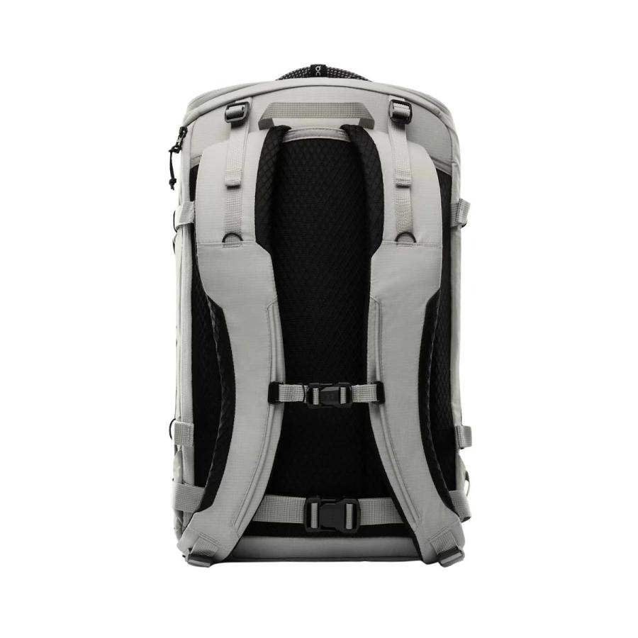 On（オン） On Speed Pack 30L スピードパック Glacier Black Olive