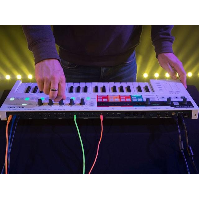 Arturia KeyStep Pro MIDIコントローラー／ステップシーケンサー