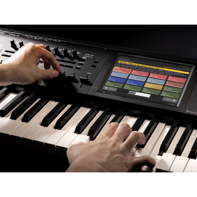 KORG KRONOS 88 (純正HC付)鍵盤新品交換済み KORG KRONOS 88鍵盤 [KRONOS3-88] シンセサイザー【配送区分K