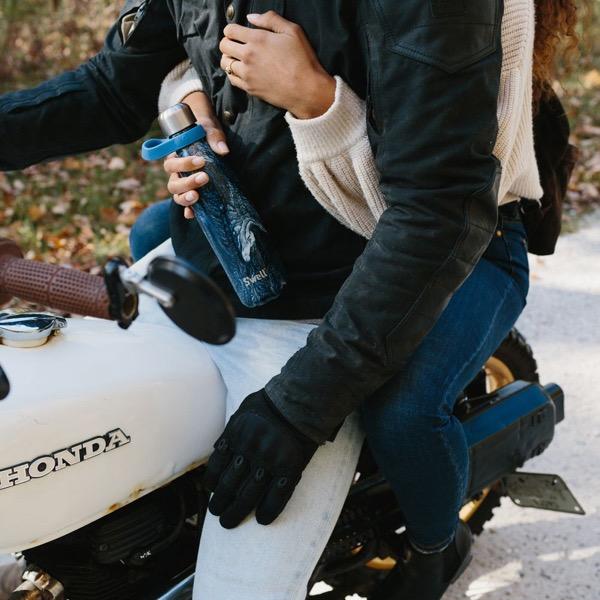 ボトルハンドル・17oz 持ち手 ギフト プレゼント おしゃれ S'well スウェル ブラック ブルー グレー ピンク シリコーンゴム | S'well | 12