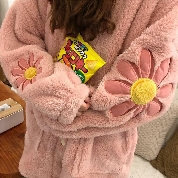 ルームウェア もこもこ レディース パジャマ 秋 冬 部屋着 寝巻き 上下セット モコモコ 着ぐるみ風 フード付き 花柄 刺繍 ピンク 10代 代 30代 Db0513 Marmelo Sunnyday 通販 Yahoo ショッピング