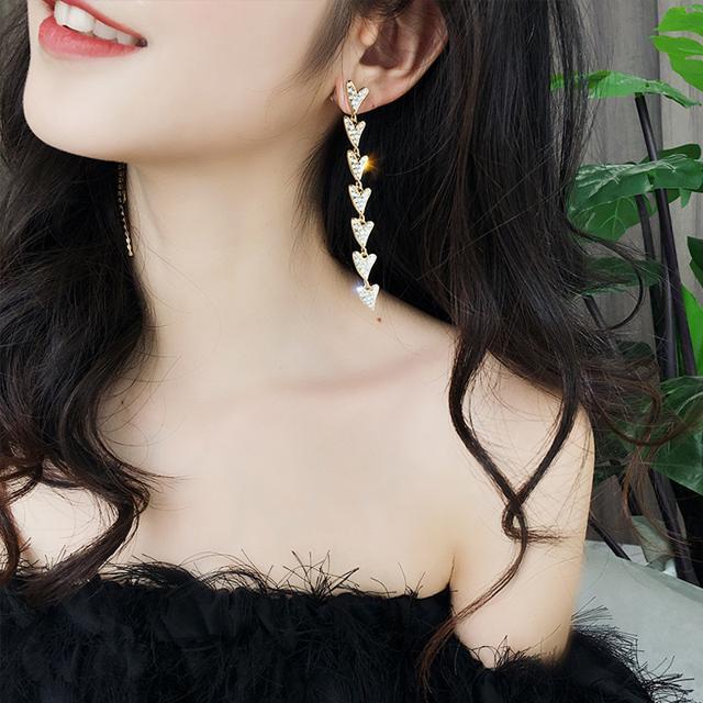 最も安い販売 ピアス レディース ロング 揺れる ゴールド アシンメトリー 非対称 ハート モチーフ 可愛い おしゃれ 個性的 大振り 存在感 結婚式 アクセサリー ジュエリー 先着特典 Www Desenvolvimentovirtual Com