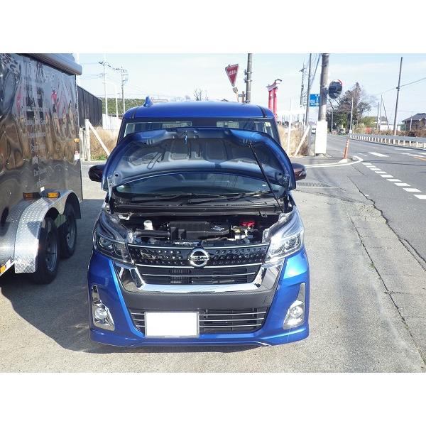 ニッサン：デイズルークスハイウェイスター B21A シルバーカーボン