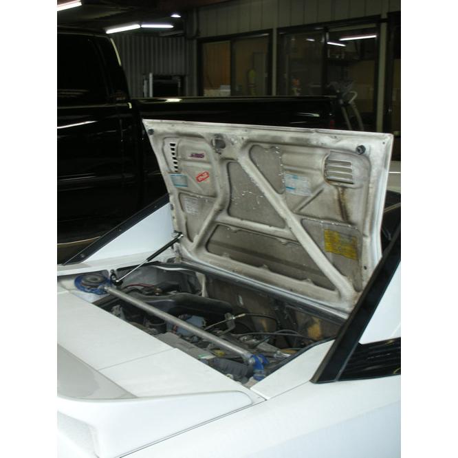 トヨタ：MR2, AW11用エンジンフードダンパー(リア)　シルバーカーボン |  | 01