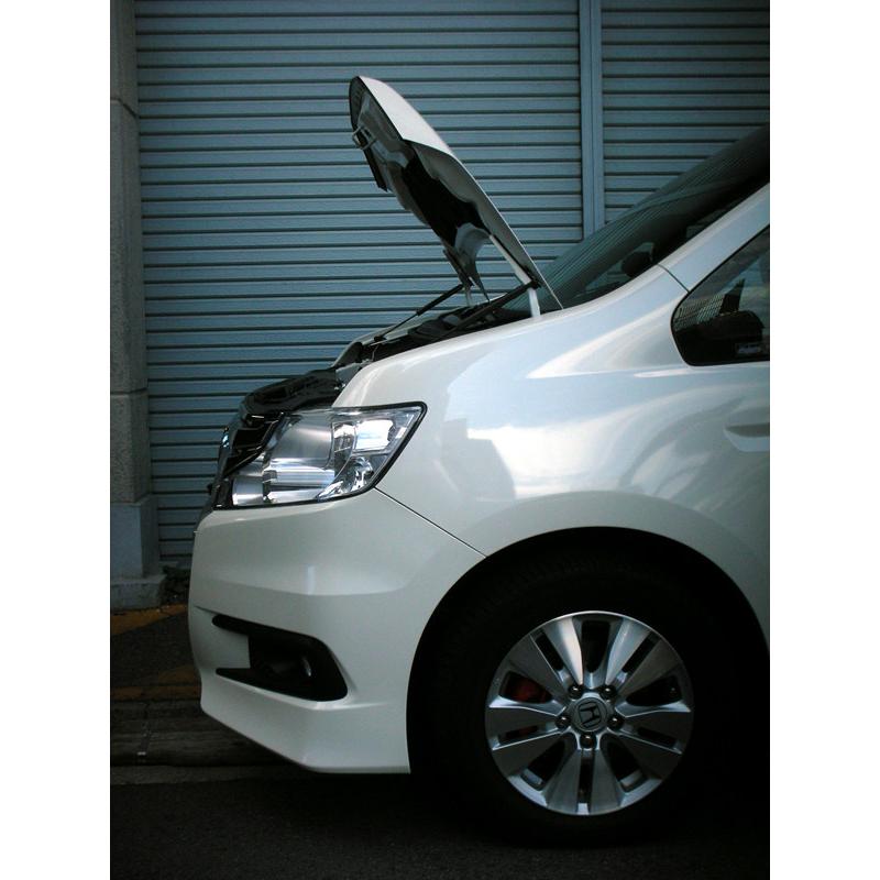 ホンダ：ステップワゴンスパーダ　Zグレード［RK5］ブラックカーボン |  | 01