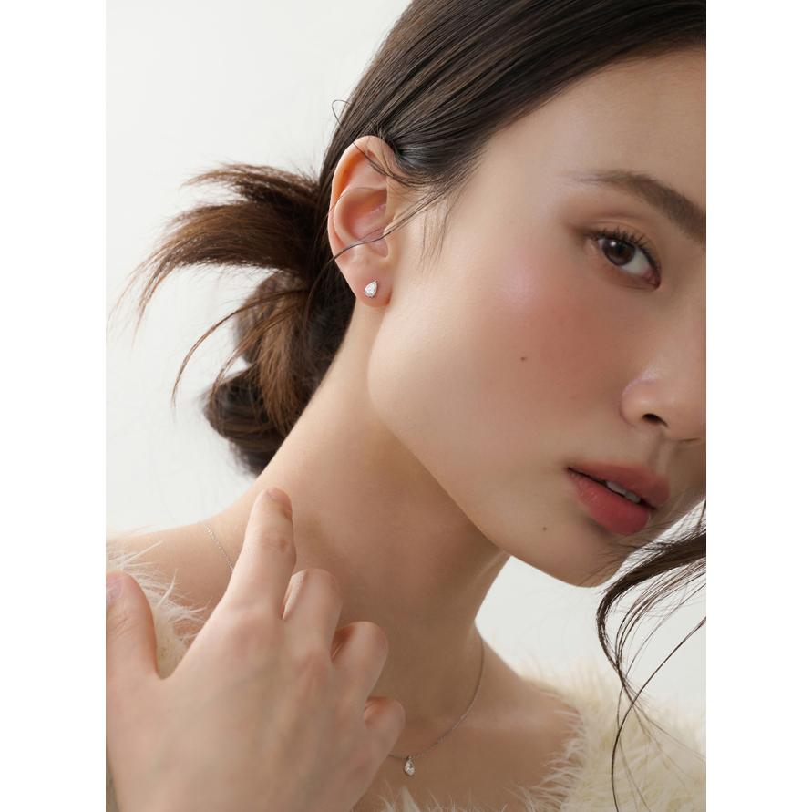 ティアドロップ　ラボグロウンダイヤ　ピアス プラチナ　0.3ct