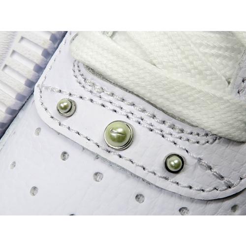 NIKE（ナイキ） NIKE WMNS AIR FORCE 1 '07 SE エア フォース1 WHITE