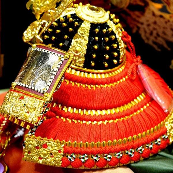 豪華な日本の兜と箱のセット 0420962001646an_1b_2?$VS_1500$