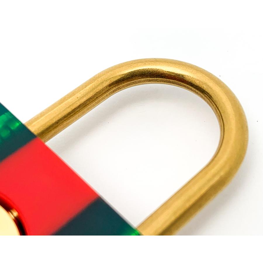 GUCCI（グッチ） キーホルダー ウォッチ 南京錠モチーフ シェル盤 時計