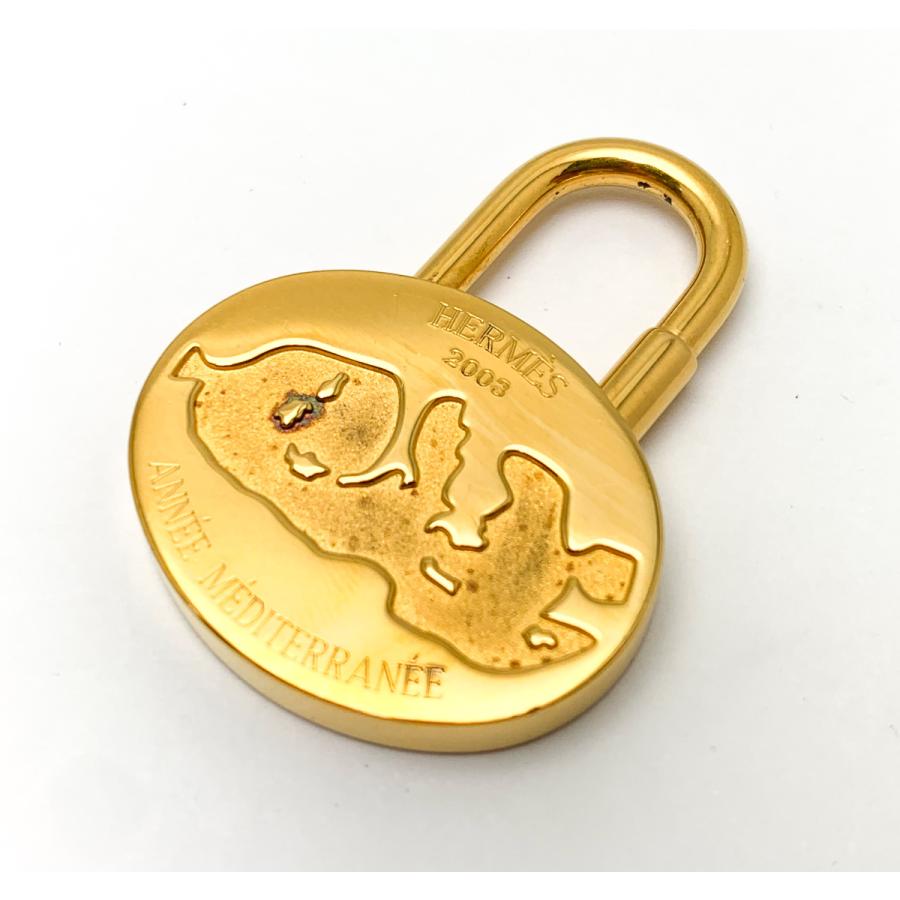 美品 エルメス カデナ 2003限定 地中海　ゴールド アクセサリー ペンダント HERMES エルメス 地中海 カデナ ゴールドカラー チャーム