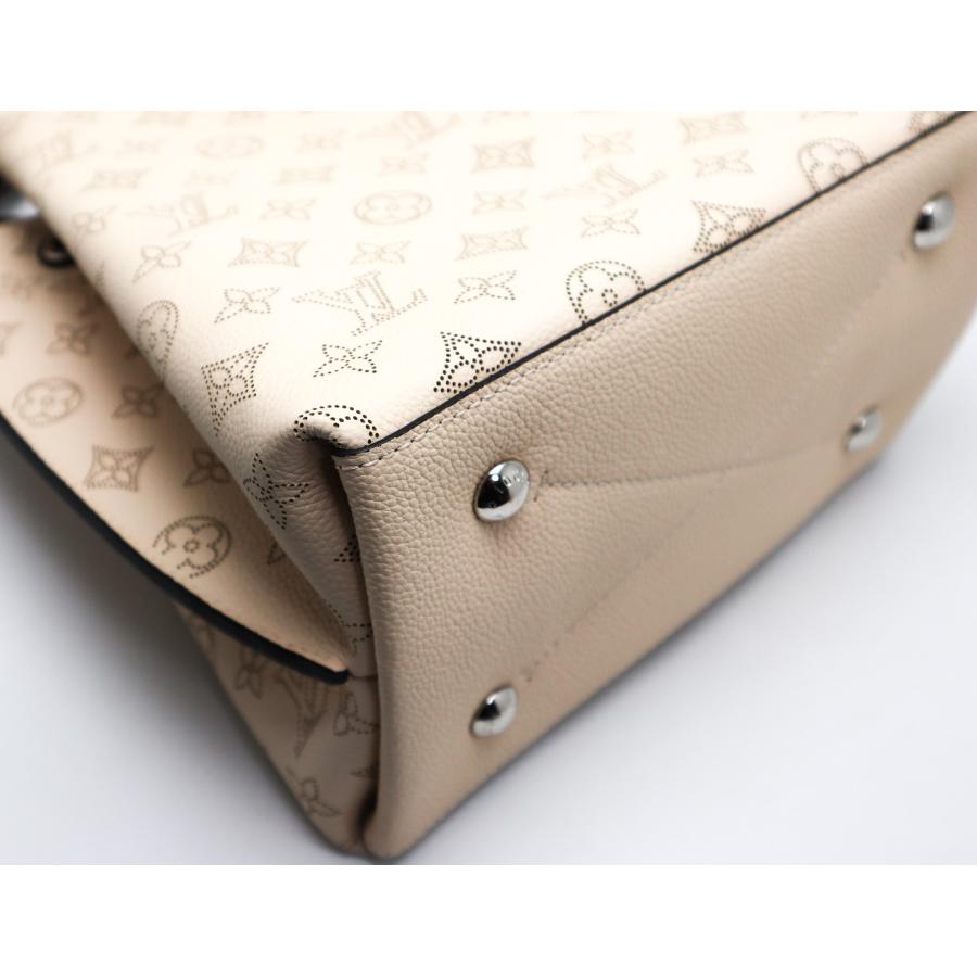 LOUIS VUITTON（ルイ・ヴィトン） マヒナライン クレーム 巾着型バック 