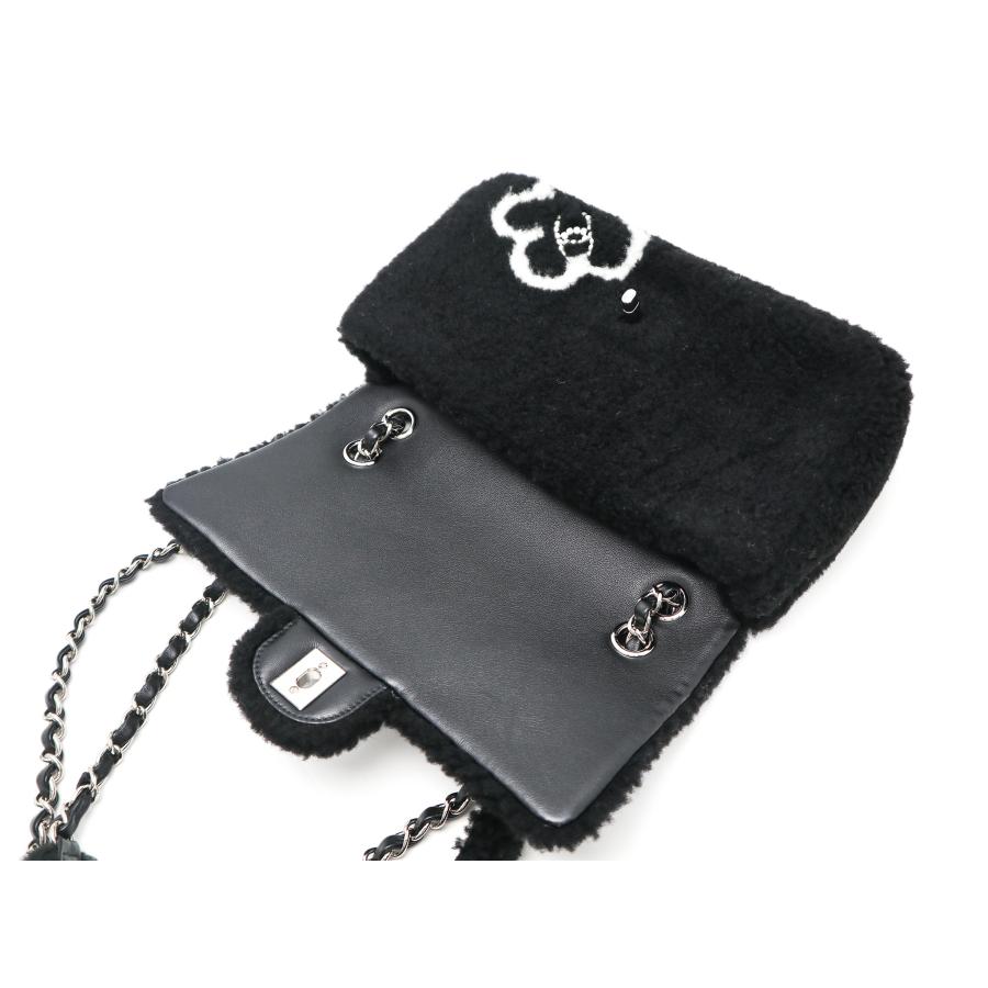 CHANEL（シャネル） ムートン カメリア ココマーク チェーンショルダー