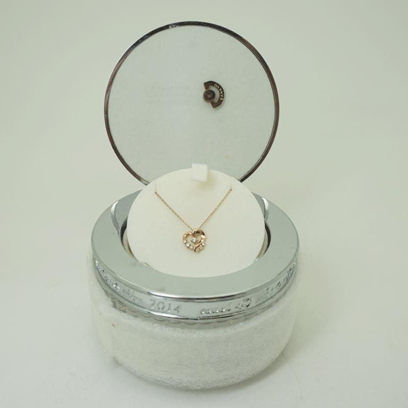 【カナル４℃】Xmas限定 10Kネックレス カナル 4℃のクリスマスジュエリー、“シャンパンの泡”着想