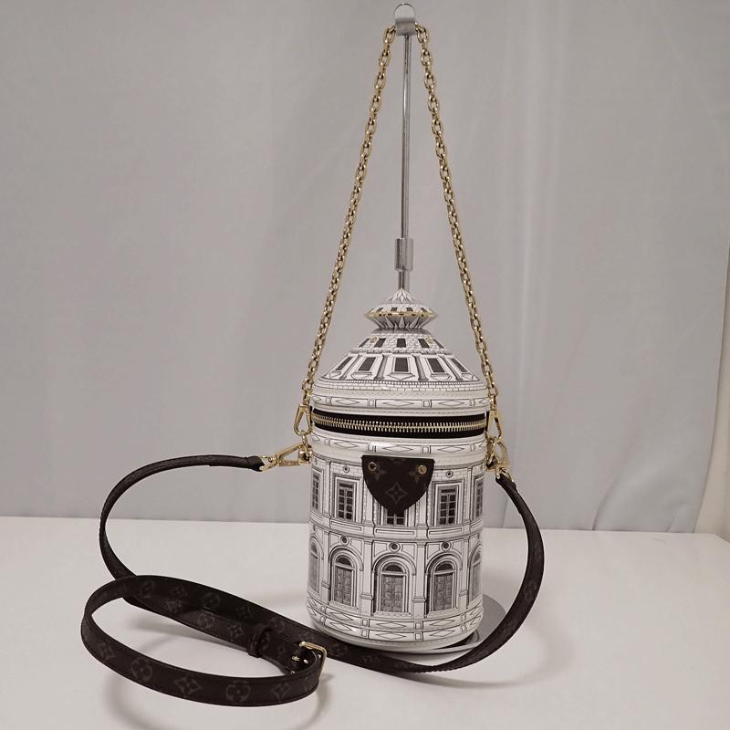 ルイヴィトン  LOUIS VUITTON フォルナセッティ ショルダーバッグ M59143 2WAYパテント ホワイト モノグラム レディース F-YA1161 ヴィトン カンヌ M59143 2WAYバッグ 斜め掛け フォルナセッティ コラボ