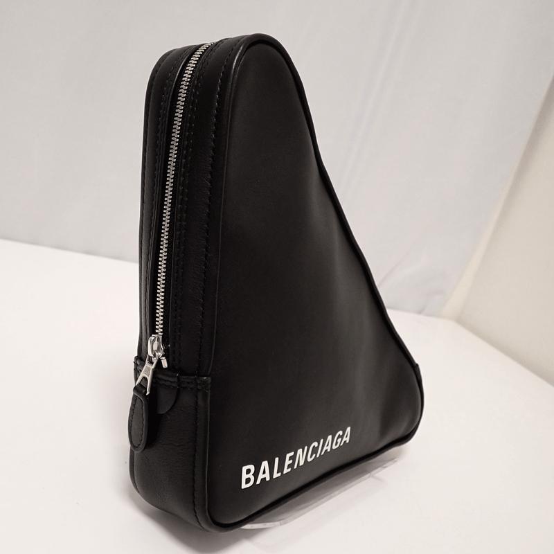 バレンシアガ) BALENCIAGA クラッチバッグ トライアングル