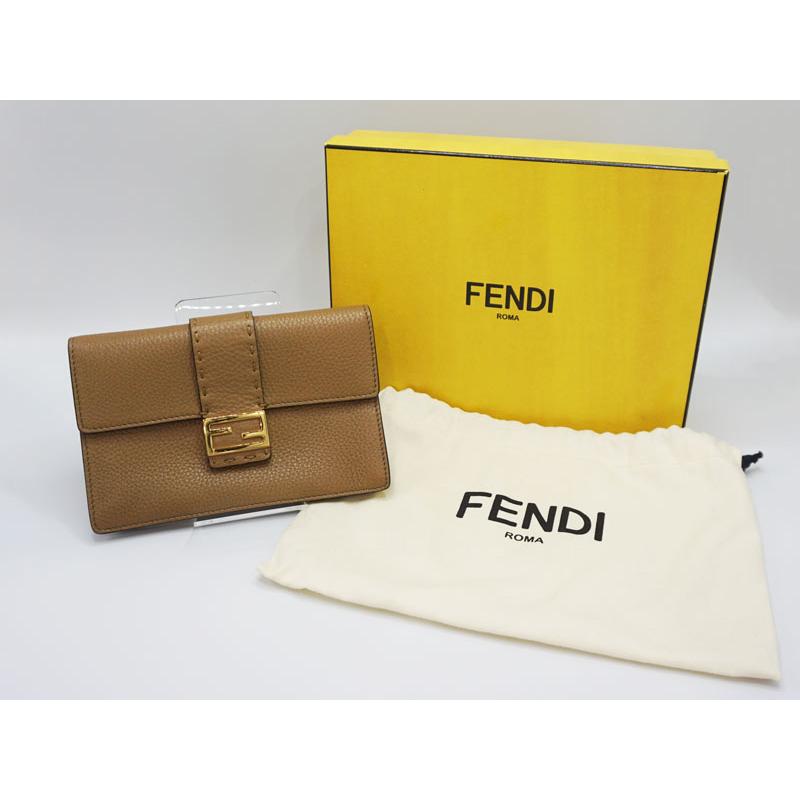 美品】FENDI フェンディ バゲットスリムクラッチ ブラウンカーフレザー