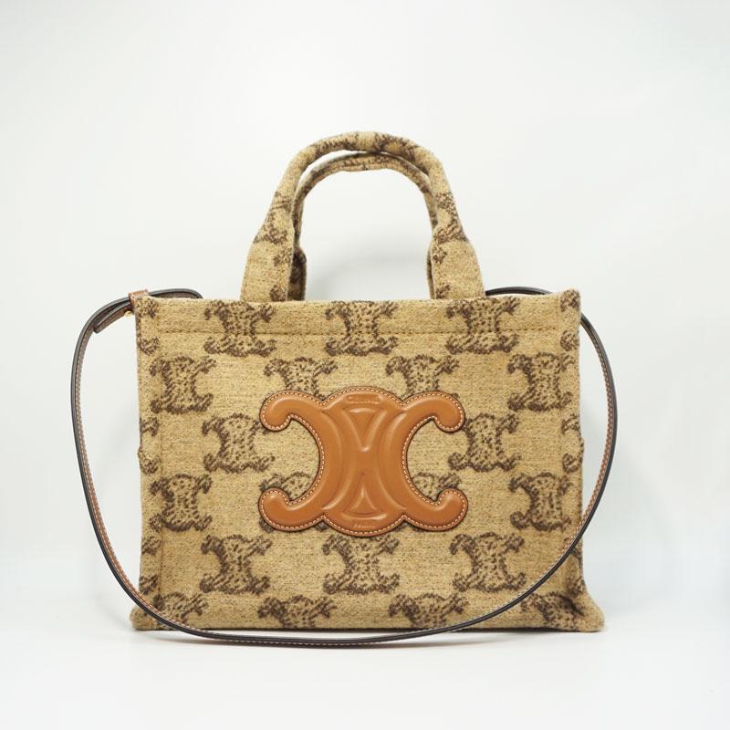 新品同様!セリーヌ CELINE スモール カバ タイス トリオンフ 新品同様!セリーヌ CELINE スモール カバ タイス トリオンフ