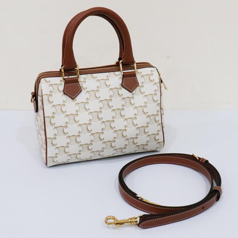 TRIOMPHE 【新品同様】CELINE セリーヌ スモールボストン トリオンフ  