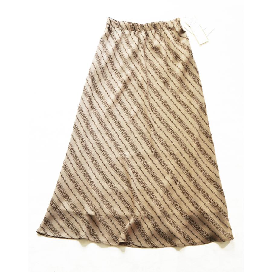 春夏 Aラインスカート 9 13号 ウエスト60 70 ベージュ ウエストゴム 花柄 レディースファッション ミセス エトワール海渡 Sk3091 Et Marumi 通販 Yahoo ショッピング