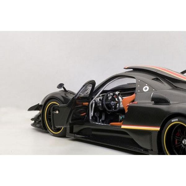 完動品 オートアート(AUTOart)1/18 パガーニ ゾンダ レボリューション (カーボンブラック) 【X2662395811】(14538円)