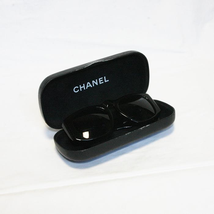 CHANEL シャネル サングラス ブラック系 01451 94305 テンプルに CHANEL シャネル サングラス ブラック系 01451 94305 テンプルに